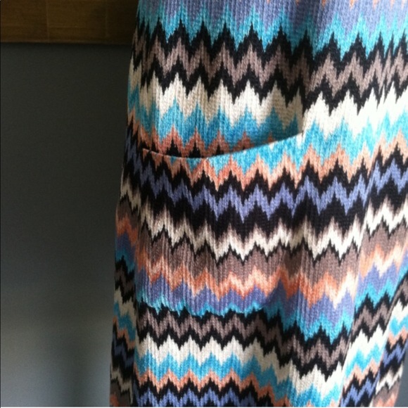 Gabby Skye Pocketed Dress - Picture 3 of 3